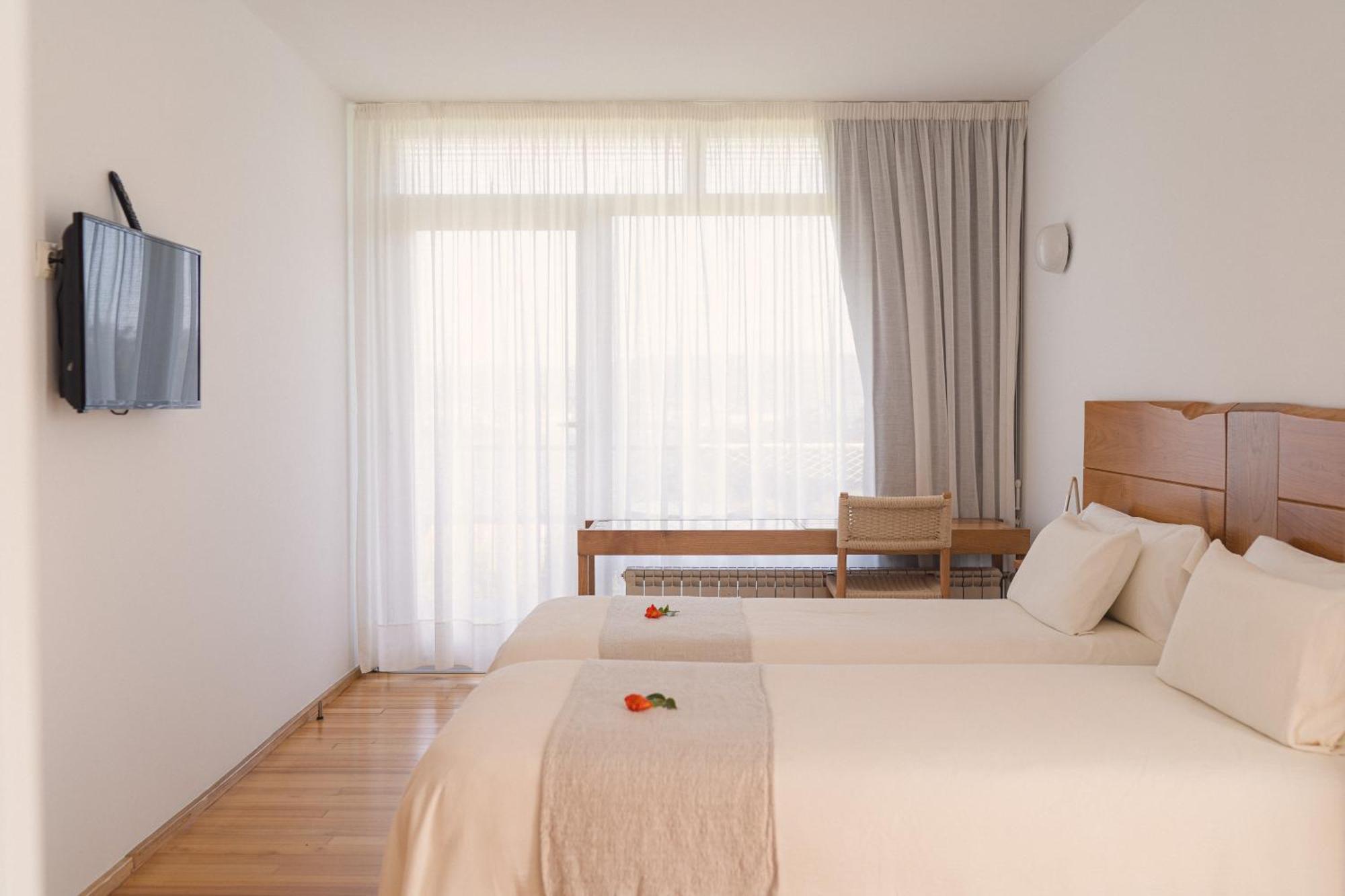 Hotel A Miranda Feás エクステリア 写真