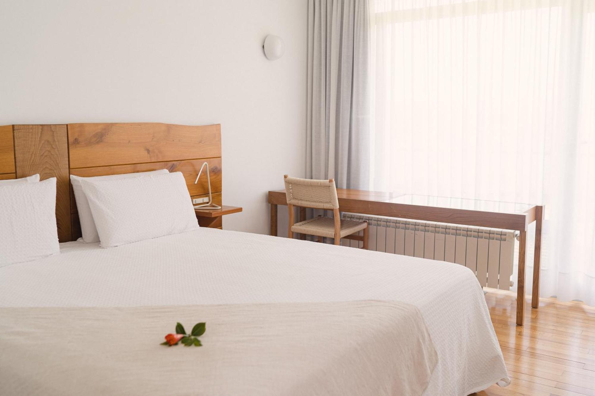 Hotel A Miranda Feás エクステリア 写真